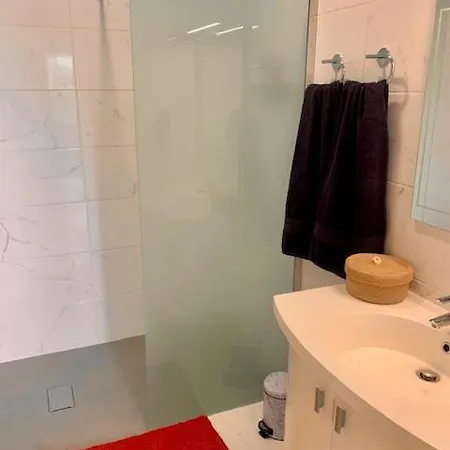 Le Petit Tardonne Bed and Breakfast 3*