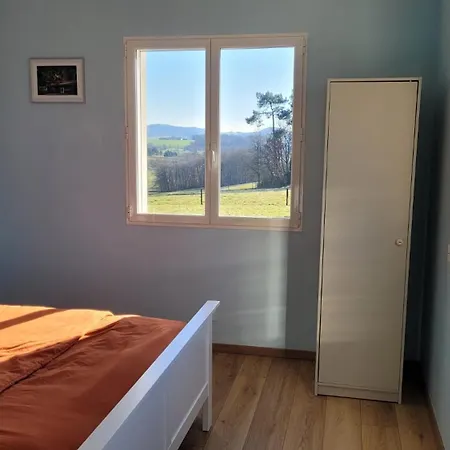 Le Petit Tardonne Bed & Breakfast *